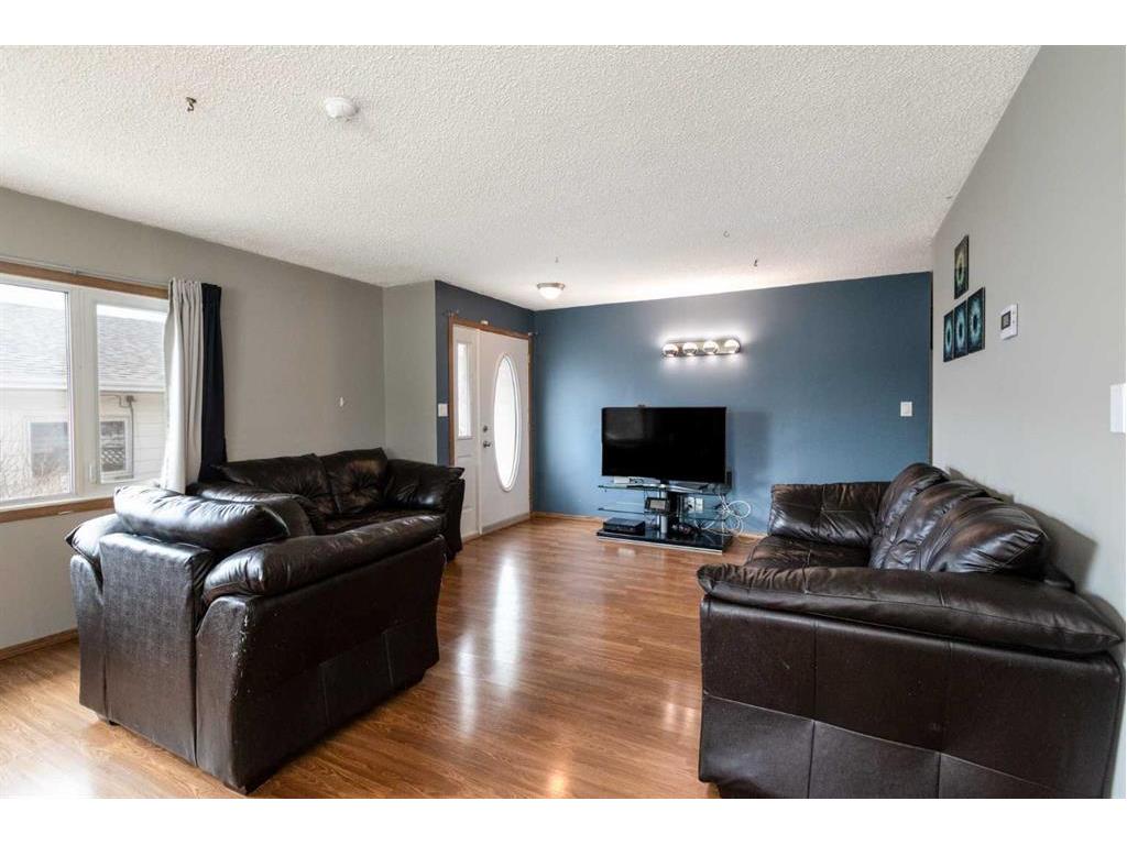 









5024


46

Street,
Innisfail,




AB
T4G 1L6


