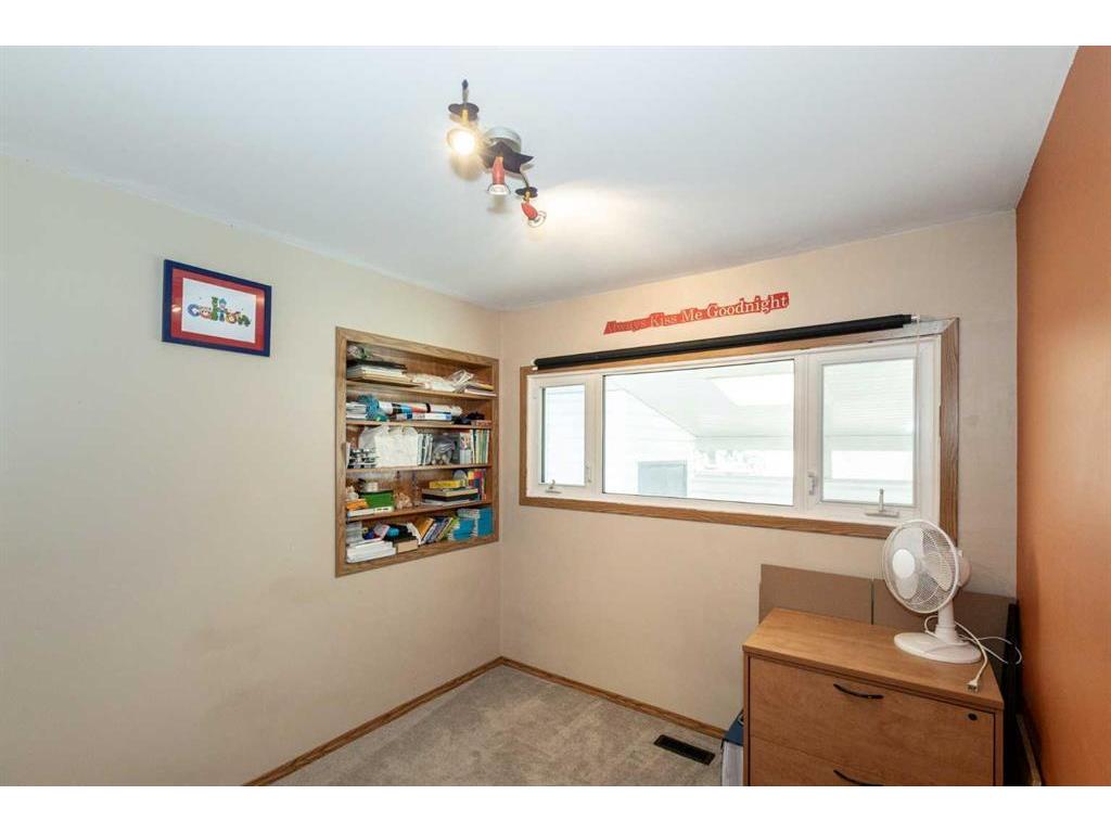 









5024


46

Street,
Innisfail,




AB
T4G 1L6

