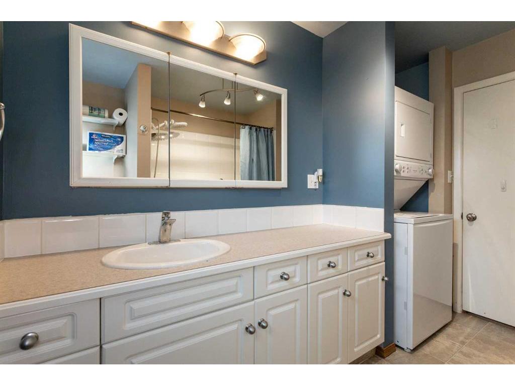 









5024


46

Street,
Innisfail,




AB
T4G 1L6

