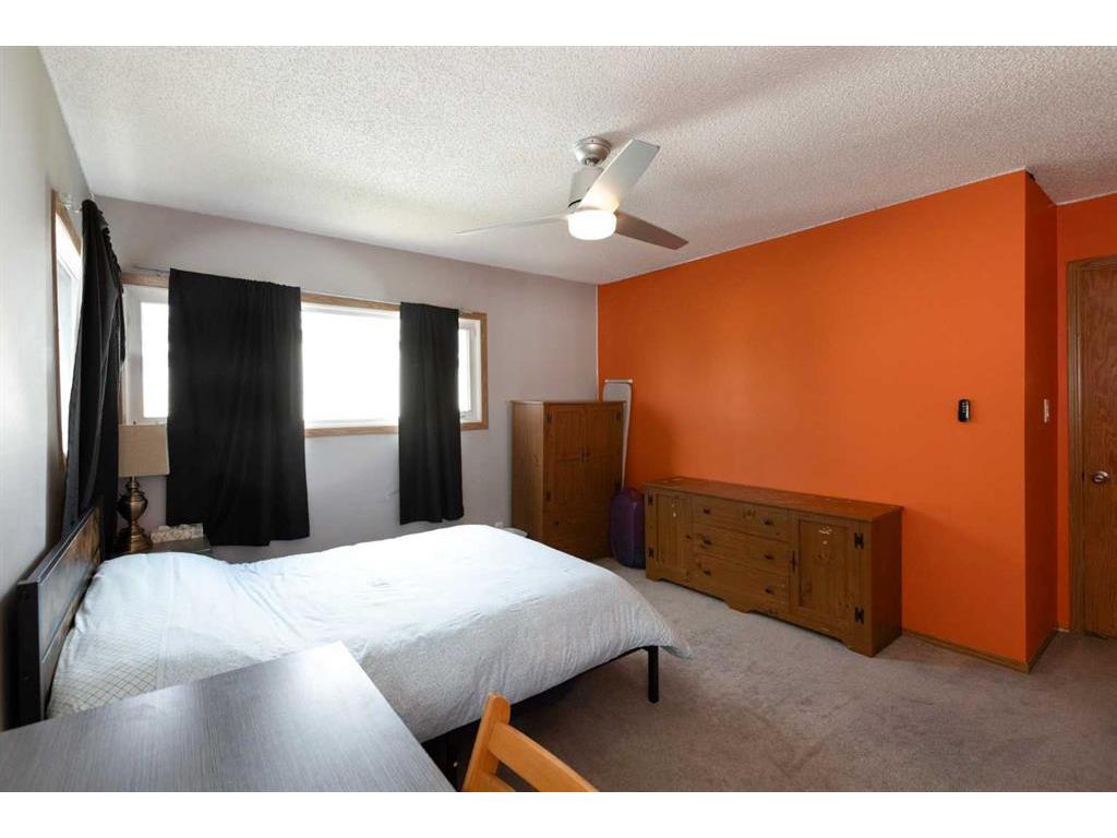 









5024


46

Street,
Innisfail,




AB
T4G 1L6

