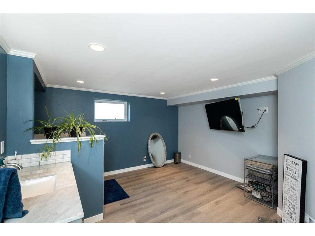 









5024


46

Street,
Innisfail,




AB
T4G 1L6

