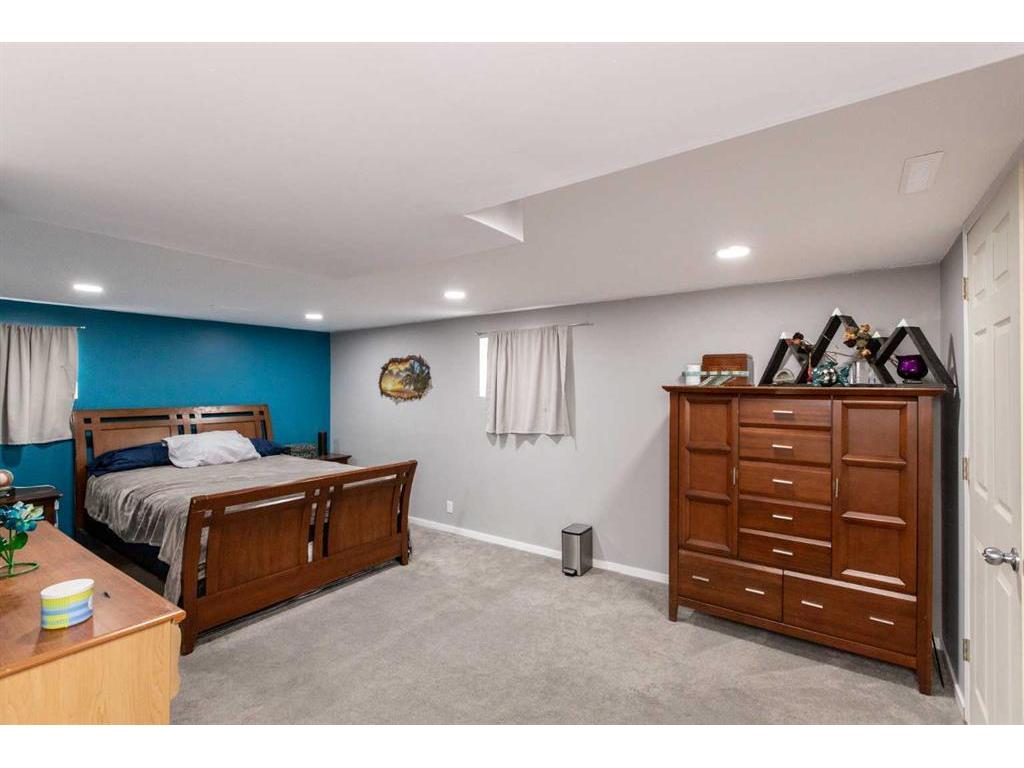 









5024


46

Street,
Innisfail,




AB
T4G 1L6

