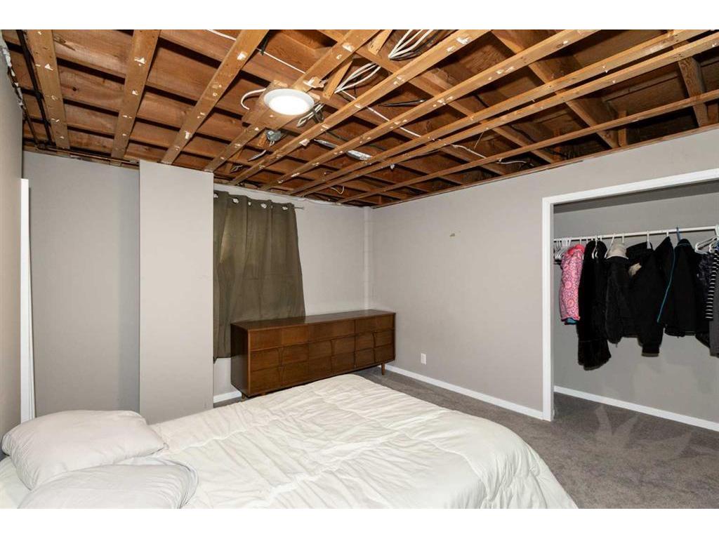 









5024


46

Street,
Innisfail,




AB
T4G 1L6

