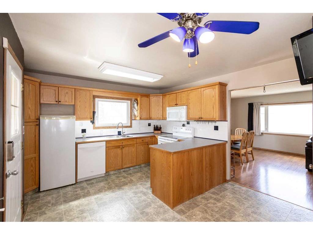 









5024


46

Street,
Innisfail,




AB
T4G 1L6

