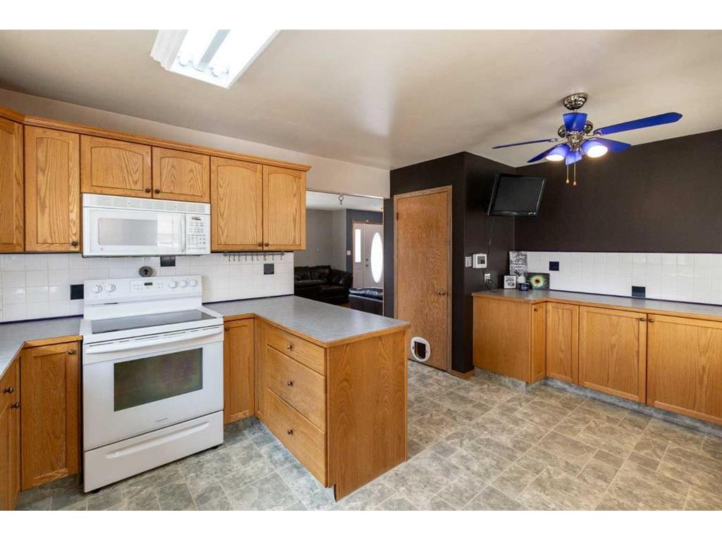 









5024


46

Street,
Innisfail,




AB
T4G 1L6


