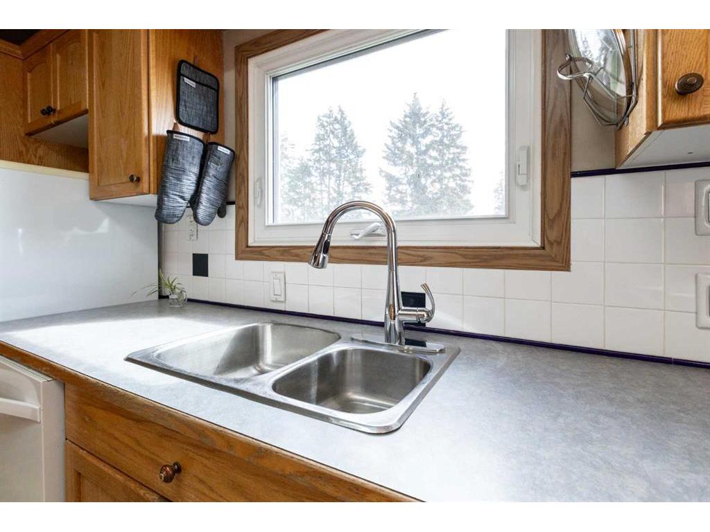 









5024


46

Street,
Innisfail,




AB
T4G 1L6

