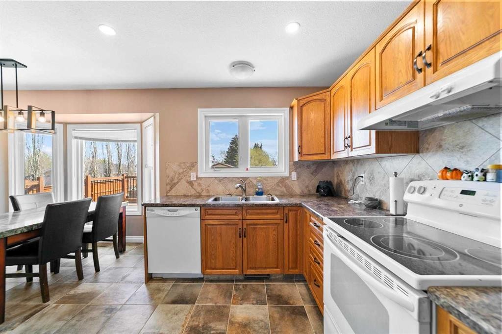 









5419


53

Street,
Camrose,




AB
T4V4N6

