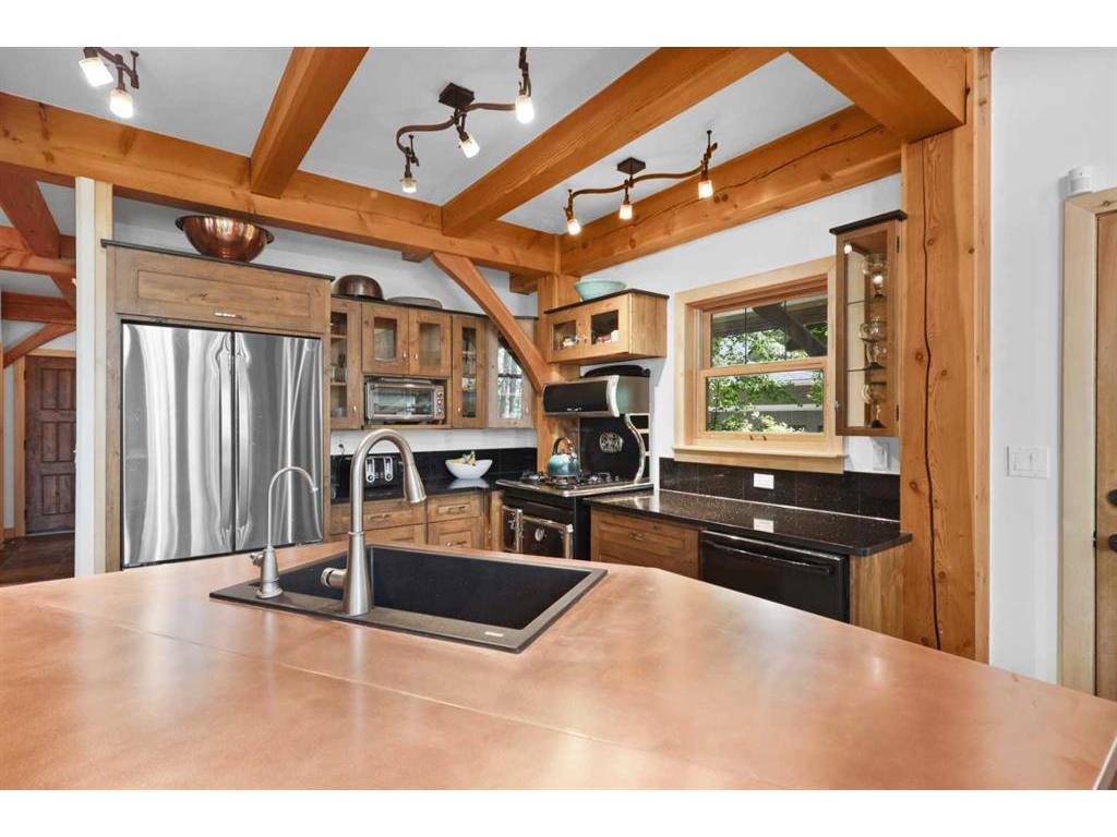 









276


Canal

Street,
Rural Ponoka County,




AB
T0C 2J0

