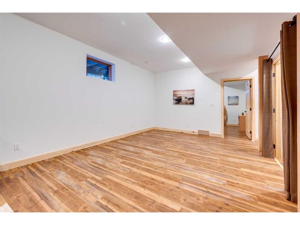 









276


Canal

Street,
Rural Ponoka County,




AB
T0C 2J0

