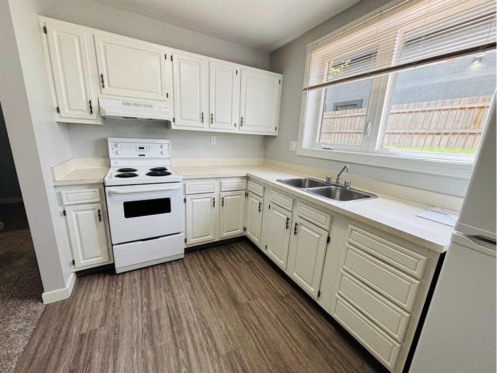 









4816


53

Street, 1-7,
Red Deer,




AB
T4N 3T4

