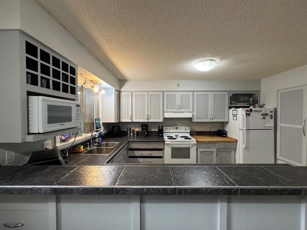 









5210


Waghorn

,
Blackfalds,




AB
T0M0J0

