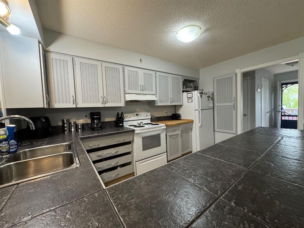 









5210


Waghorn

,
Blackfalds,




AB
T0M0J0

