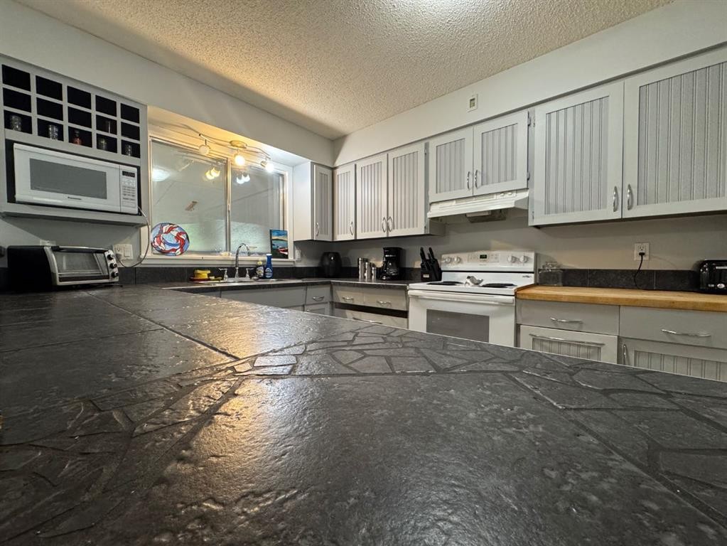 









5210


Waghorn

,
Blackfalds,




AB
T0M0J0

