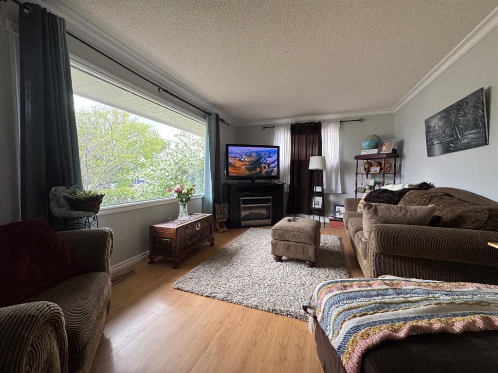 









5210


Waghorn

,
Blackfalds,




AB
T0M0J0

