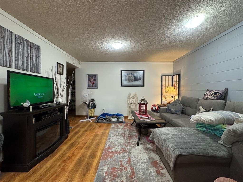 









5210


Waghorn

,
Blackfalds,




AB
T0M0J0

