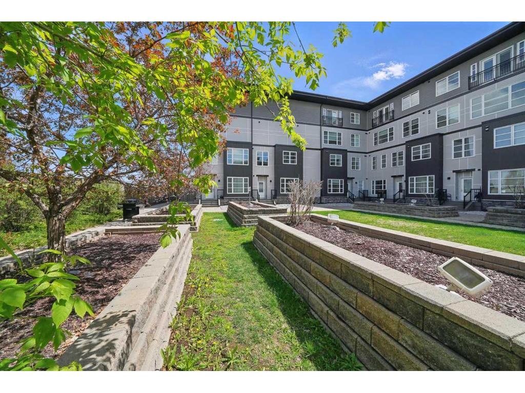 









2660


22

Street, 5119,
Red Deer,




AB
T4R 0K1

