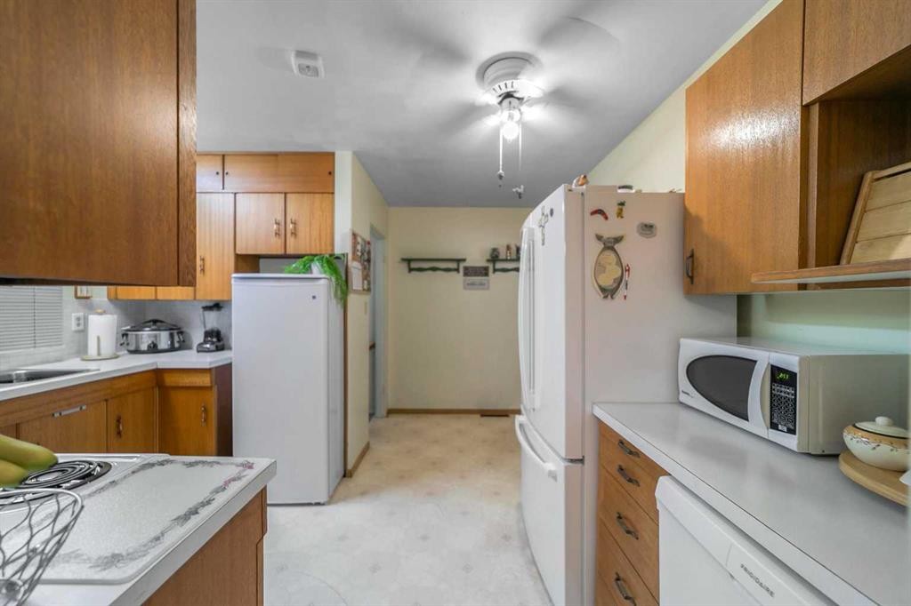 









38


Mt. Pleasant

Drive,
Camrose,




AB
T4V2M1

