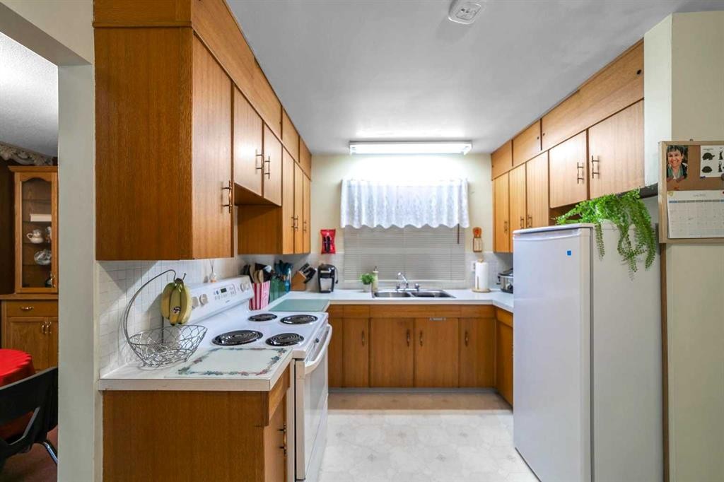 









38


Mt. Pleasant

Drive,
Camrose,




AB
T4V2M1

