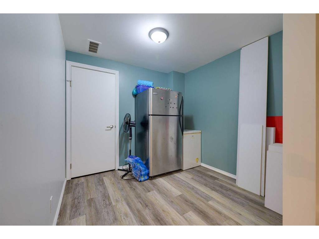 









1810


26 Ave

,
Delburne,




AB
T0M 0V0

