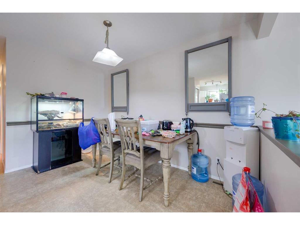 









1810


26 Ave

,
Delburne,




AB
T0M 0V0

