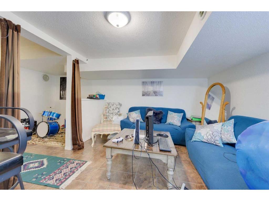 









1810


26 Ave

,
Delburne,




AB
T0M 0V0

