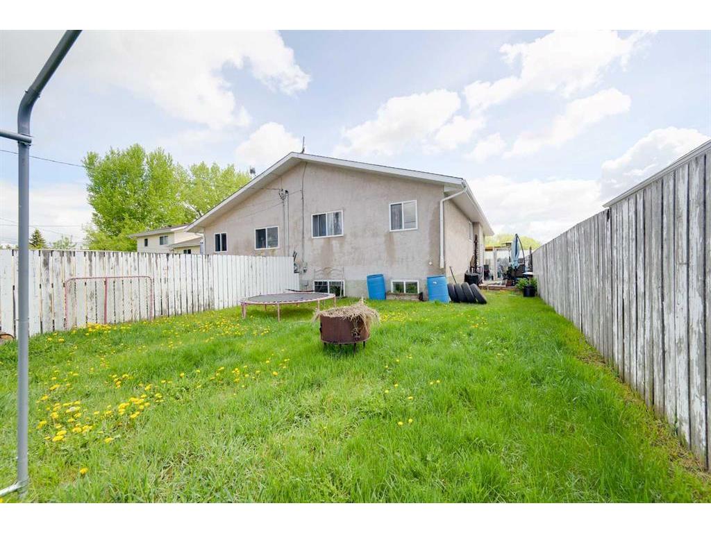 









1810


26 Ave

,
Delburne,




AB
T0M 0V0

