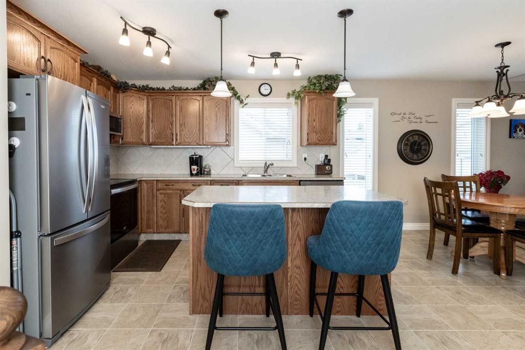 









4426


47

Avenue Close,
Innisfail,




AB
T4G 1Y2


