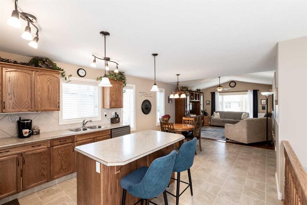 









4426


47

Avenue Close,
Innisfail,




AB
T4G 1Y2


