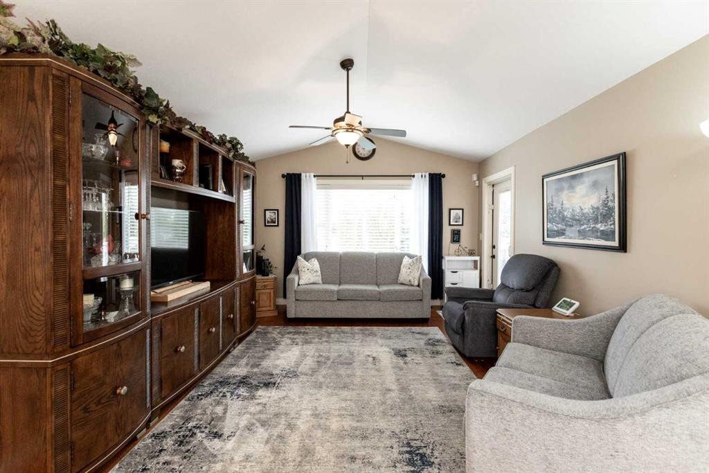 









4426


47

Avenue Close,
Innisfail,




AB
T4G 1Y2

