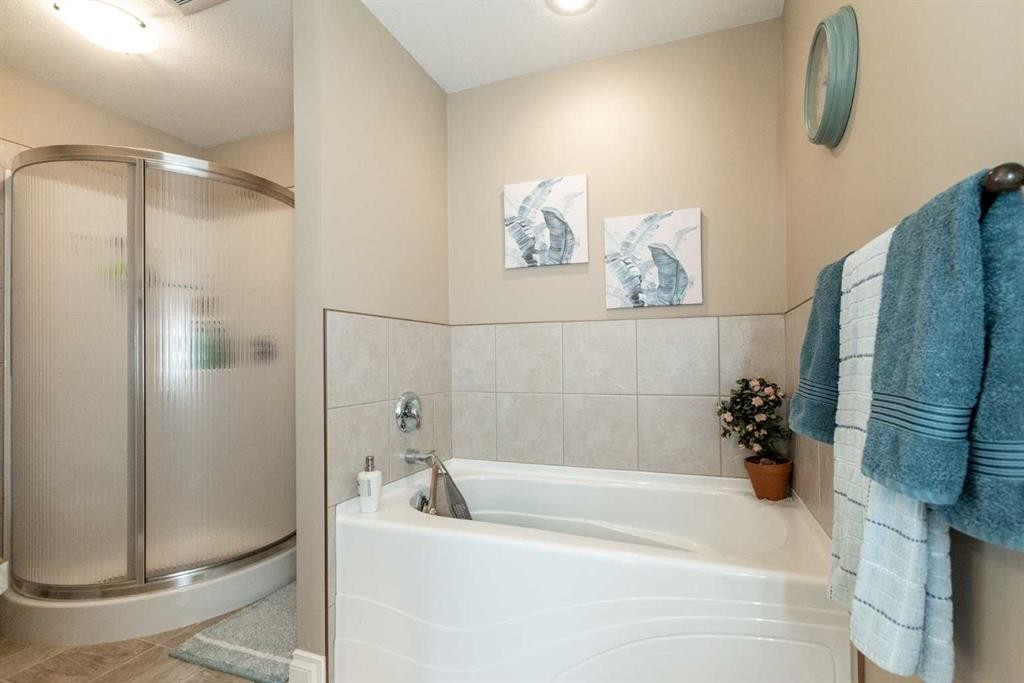 









4426


47

Avenue Close,
Innisfail,




AB
T4G 1Y2

