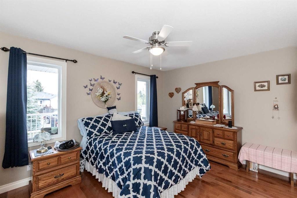









4426


47

Avenue Close,
Innisfail,




AB
T4G 1Y2

