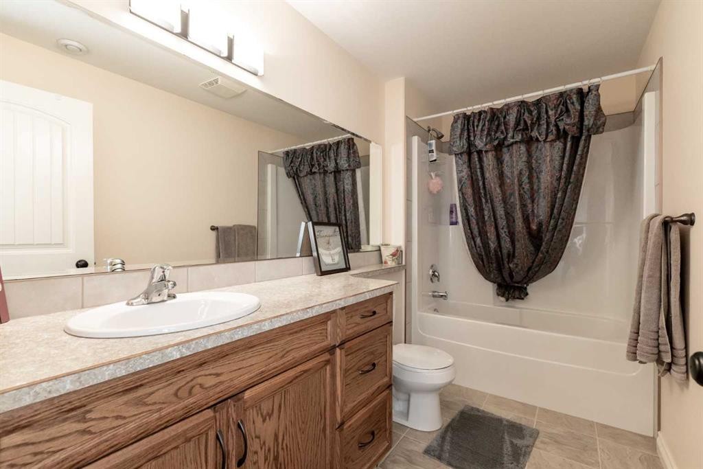 









4426


47

Avenue Close,
Innisfail,




AB
T4G 1Y2

