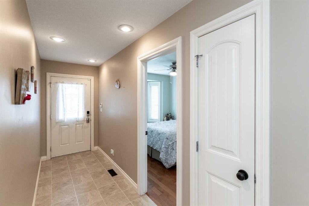 









4426


47

Avenue Close,
Innisfail,




AB
T4G 1Y2

