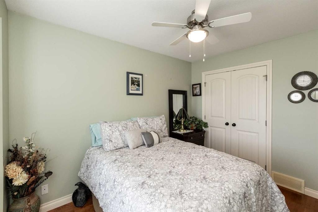 









4426


47

Avenue Close,
Innisfail,




AB
T4G 1Y2

