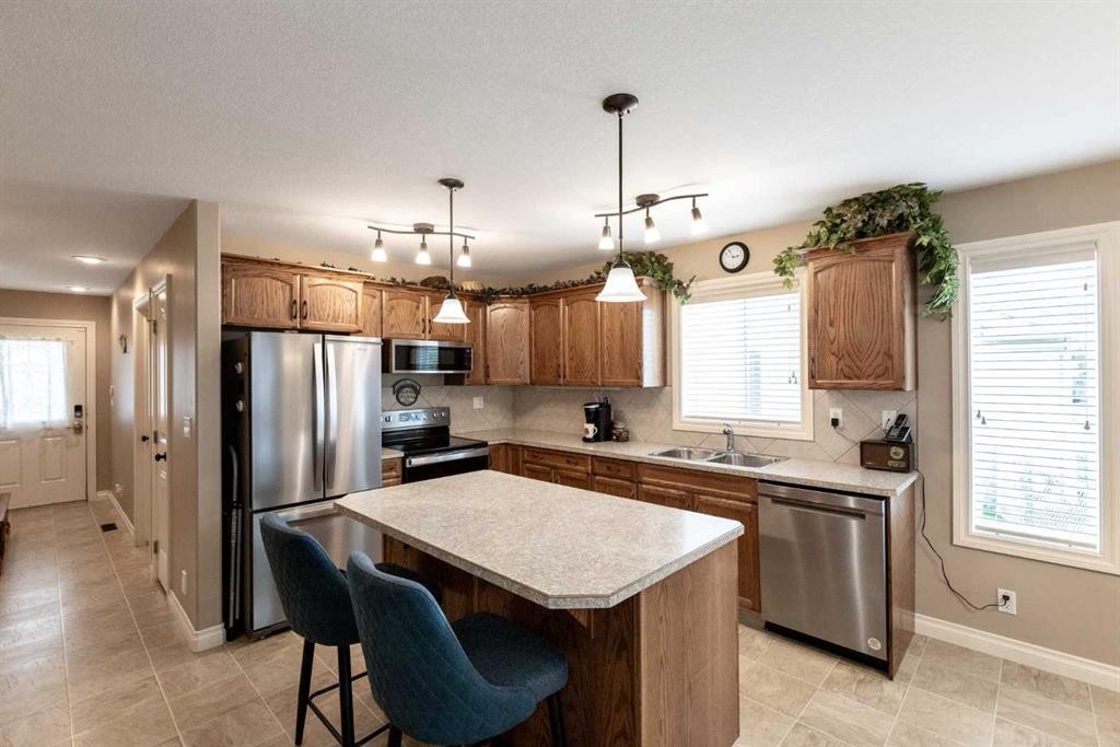 









4426


47

Avenue Close,
Innisfail,




AB
T4G 1Y2

