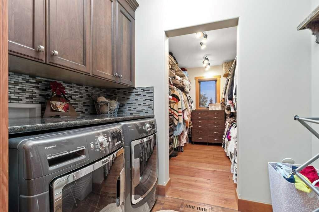 









25054


South Pine Lake Road

, 117 & 121,
Rural Red Deer County,




AB
T0M 1R0

