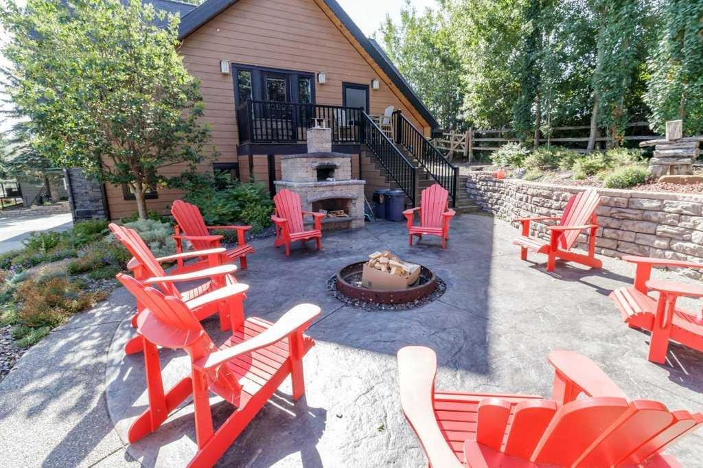 









25054


South Pine Lake Road

, 117 & 121,
Rural Red Deer County,




AB
T0M 1R0

