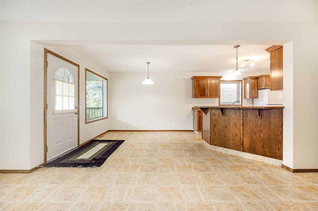 









5009


41

Street,
Sylvan Lake,




AB
T4S 1B9

