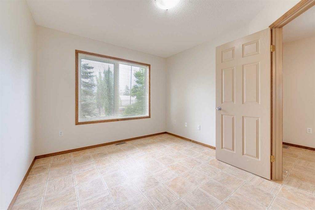 









5009


41

Street,
Sylvan Lake,




AB
T4S 1B9

