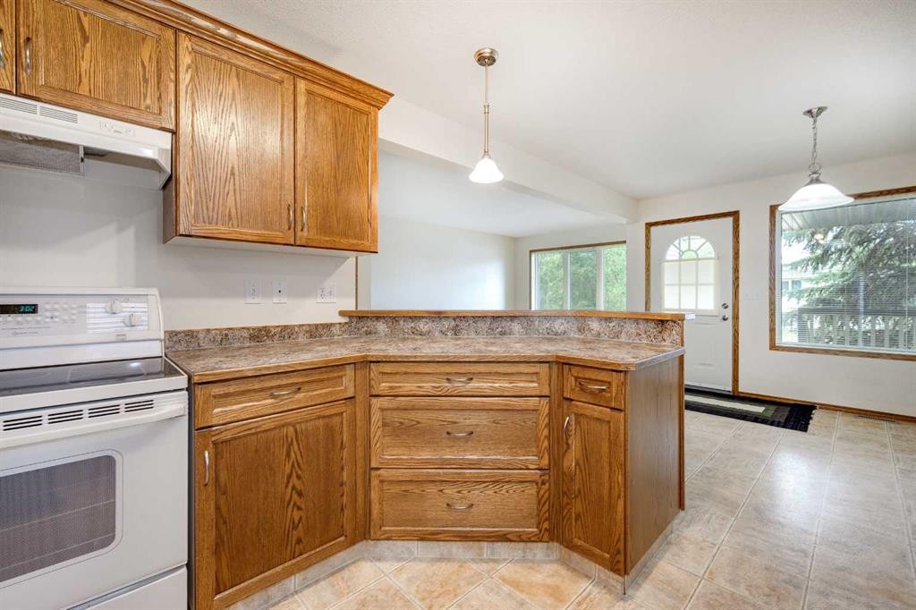 









5009


41

Street,
Sylvan Lake,




AB
T4S 1B9

