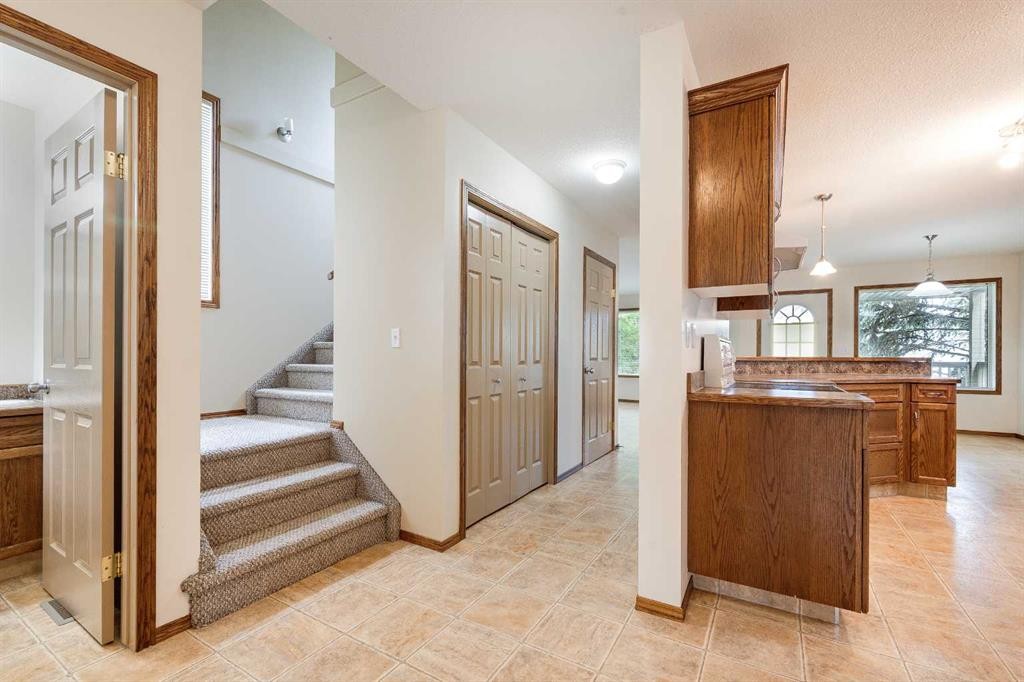 









5009


41

Street,
Sylvan Lake,




AB
T4S 1B9

