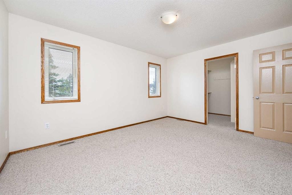 









5009


41

Street,
Sylvan Lake,




AB
T4S 1B9

