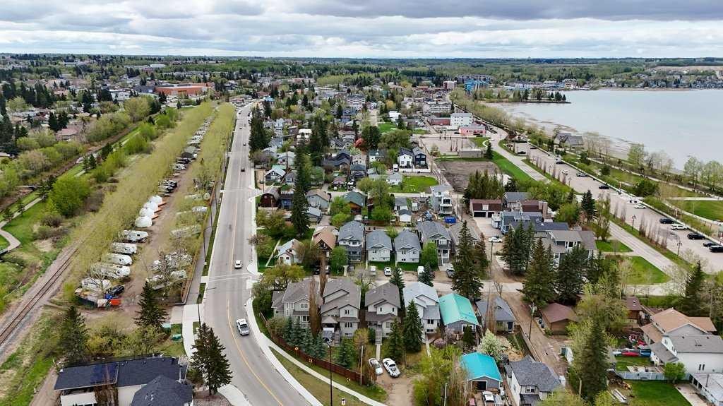 









5009


41

Street,
Sylvan Lake,




AB
T4S 1B9

