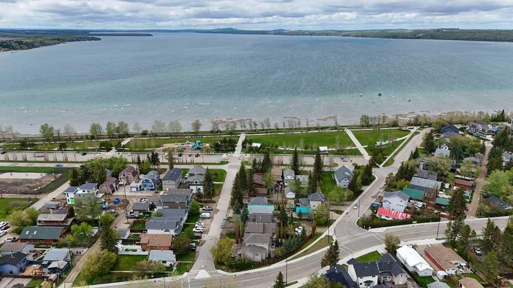 









5009


41

Street,
Sylvan Lake,




AB
T4S 1B9

