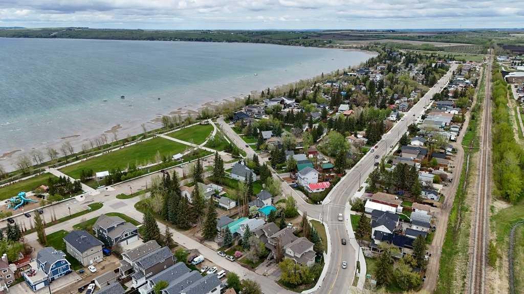 









5009


41

Street,
Sylvan Lake,




AB
T4S 1B9

