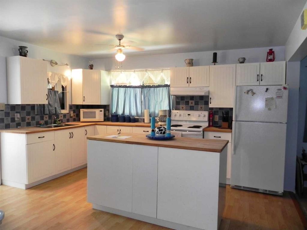 









97


Premier

Avenue,
Gull Lake,




AB
T0C 0J0

