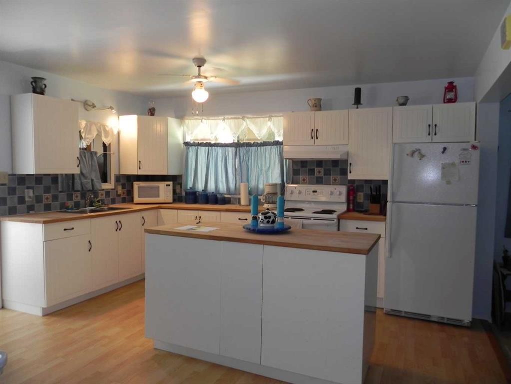 









97


Premier

Avenue,
Gull Lake,




AB
T0C 0J0

