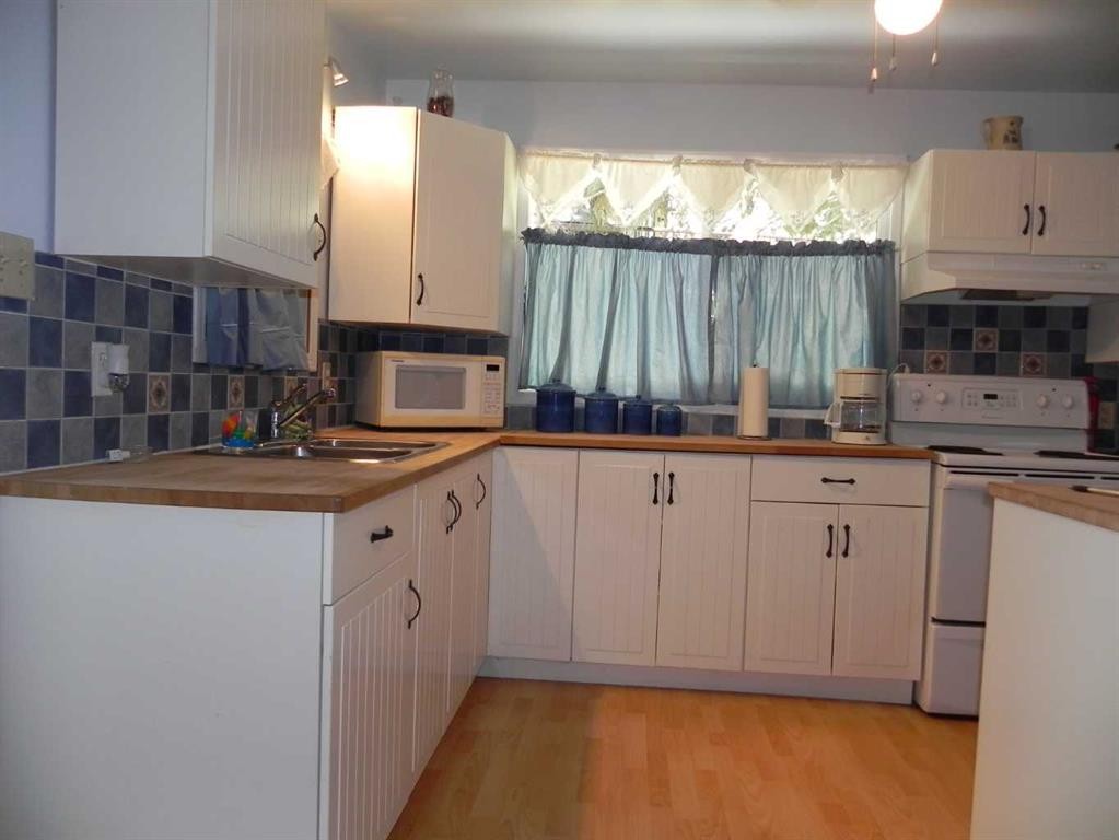 









97


Premier

Avenue,
Gull Lake,




AB
T0C 0J0

