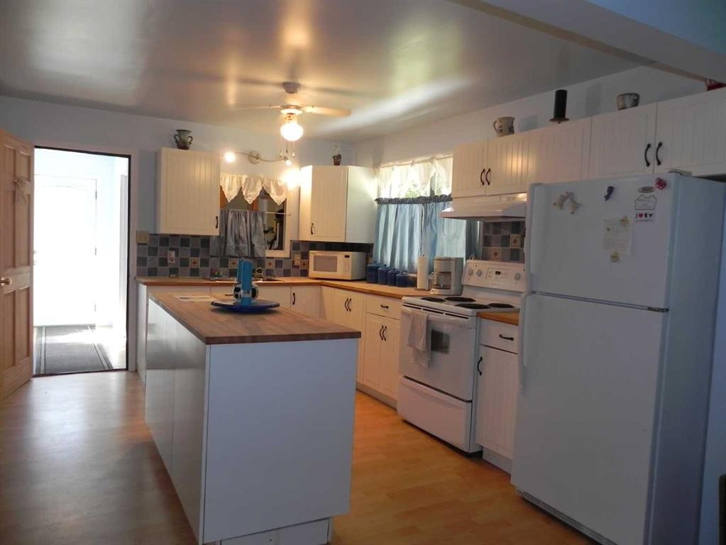 









97


Premier

Avenue,
Gull Lake,




AB
T0C 0J0

