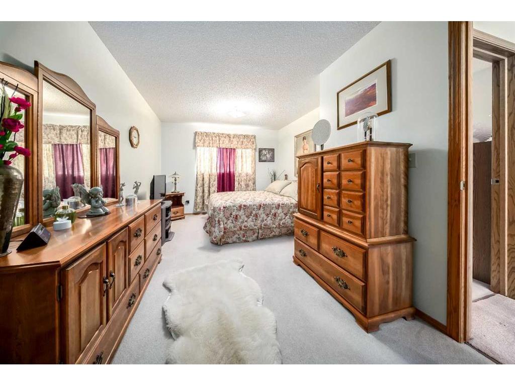 









8


Dunham

Close,
Red Deer,




AB
T4R 2J5

